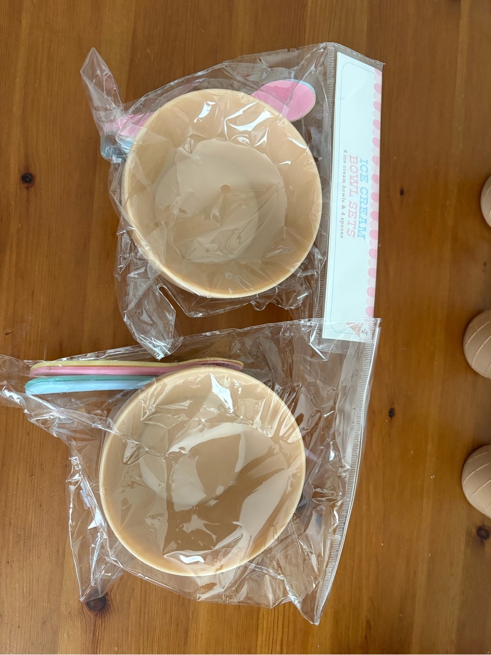 Target Bullseyes Playground Ice Cream Bowl Sets cone bowls with Pastel Spoons